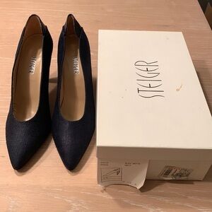 Walter Steiger navy blue heels, size 7.5AA, New in Box, textured feel, Orig $195